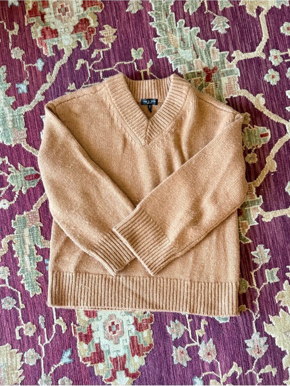 Rag & Bone Classic V-Neck Cashmere Women’s Sweater in Camel